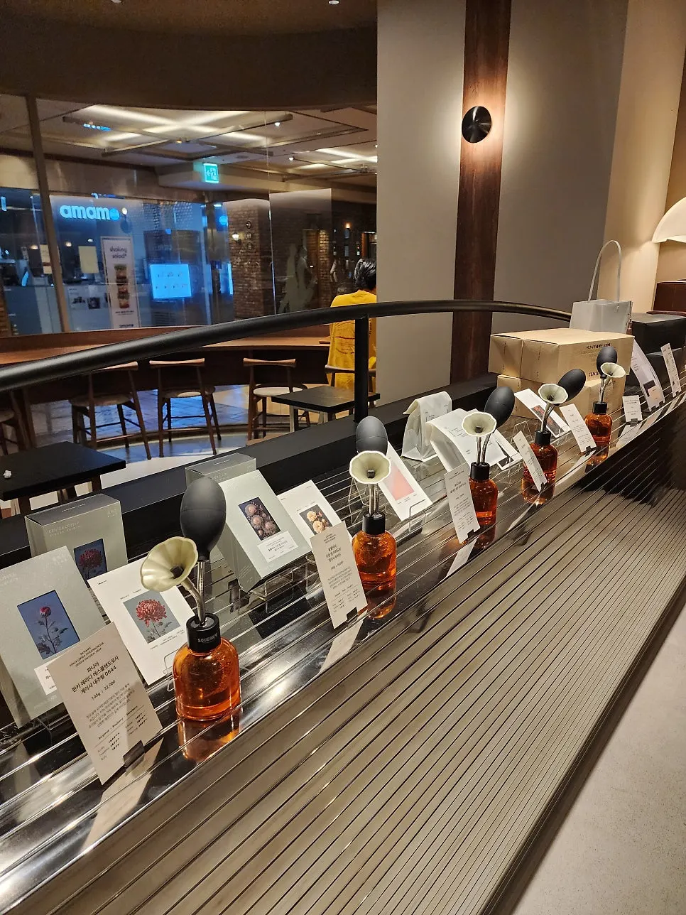 Order counter at Center Coffee Gwanghwamun