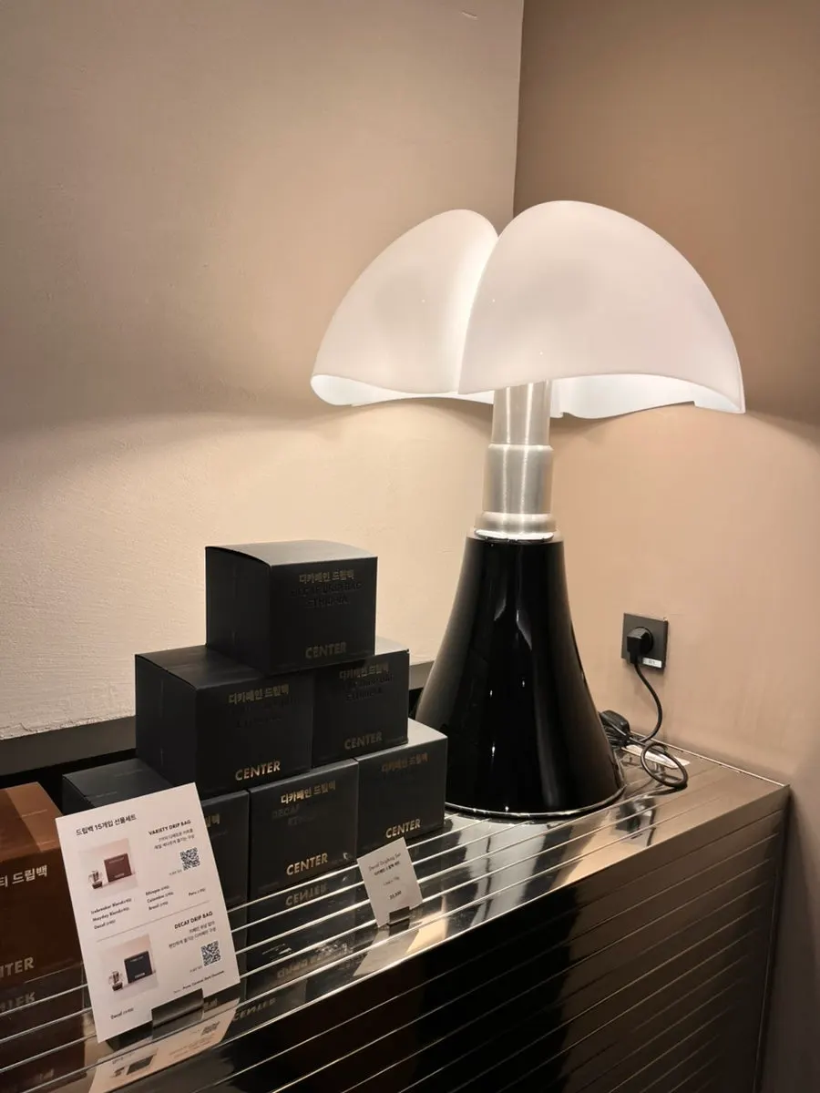 Display shelf with seasonal goods and gift sets
