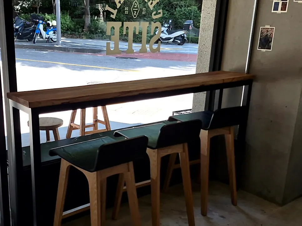 Outdoor seating outside Central Site Hapjeong
