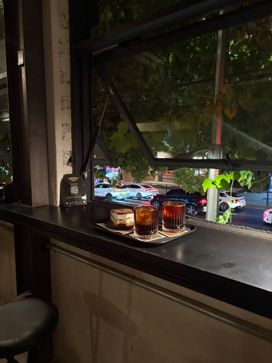 센트럴사이트 연남점 방문 첫 장면