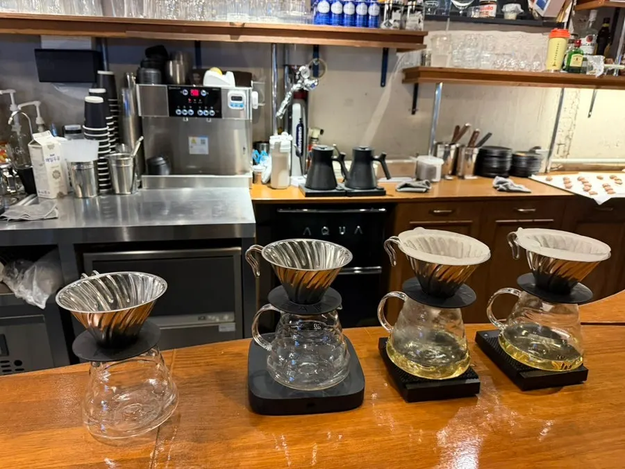 Extraction tools at the hand-drip order bar