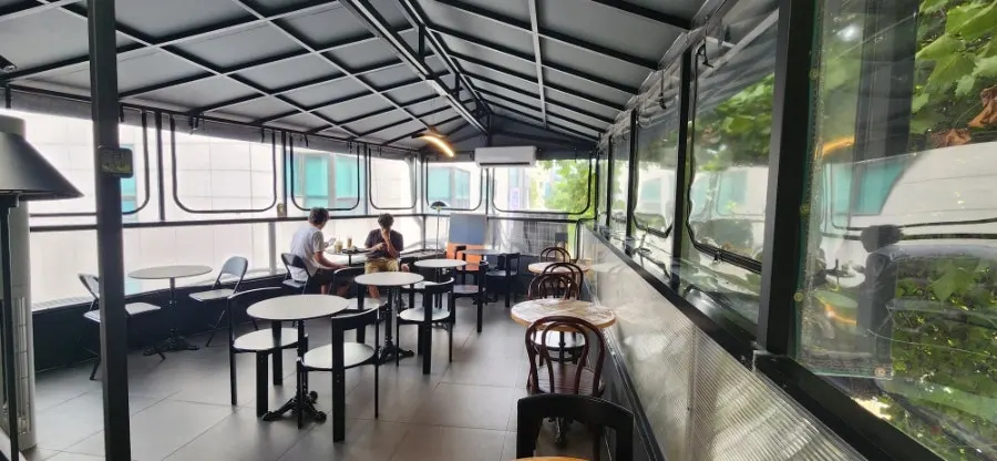 Greenhouse-like atmosphere on the 3rd floor of Central Site