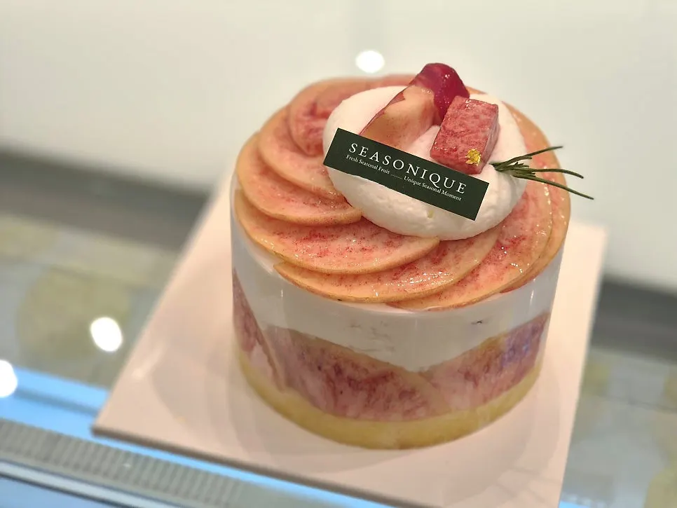 Sijeunikeu's signature seasonal fruit cake