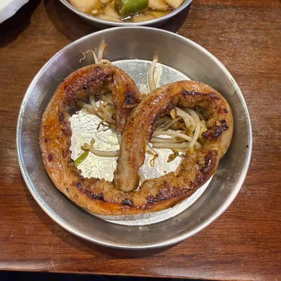 차돌 기름에 구워지는 치즈떡