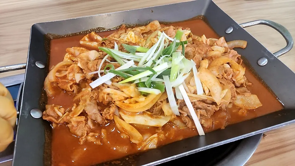 차가네쌈밥 주문 전 테이블 세팅