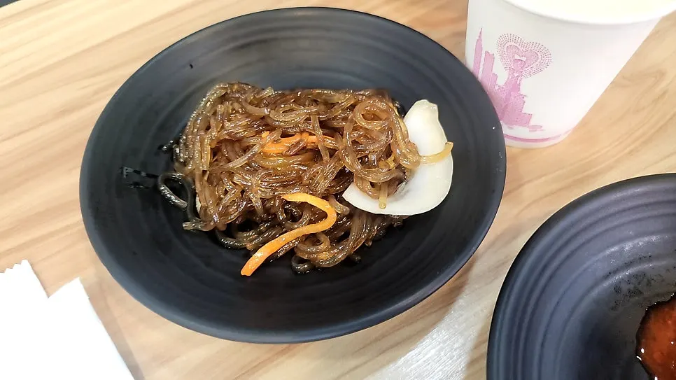 직접 만든 듯한 나물 무침 반찬