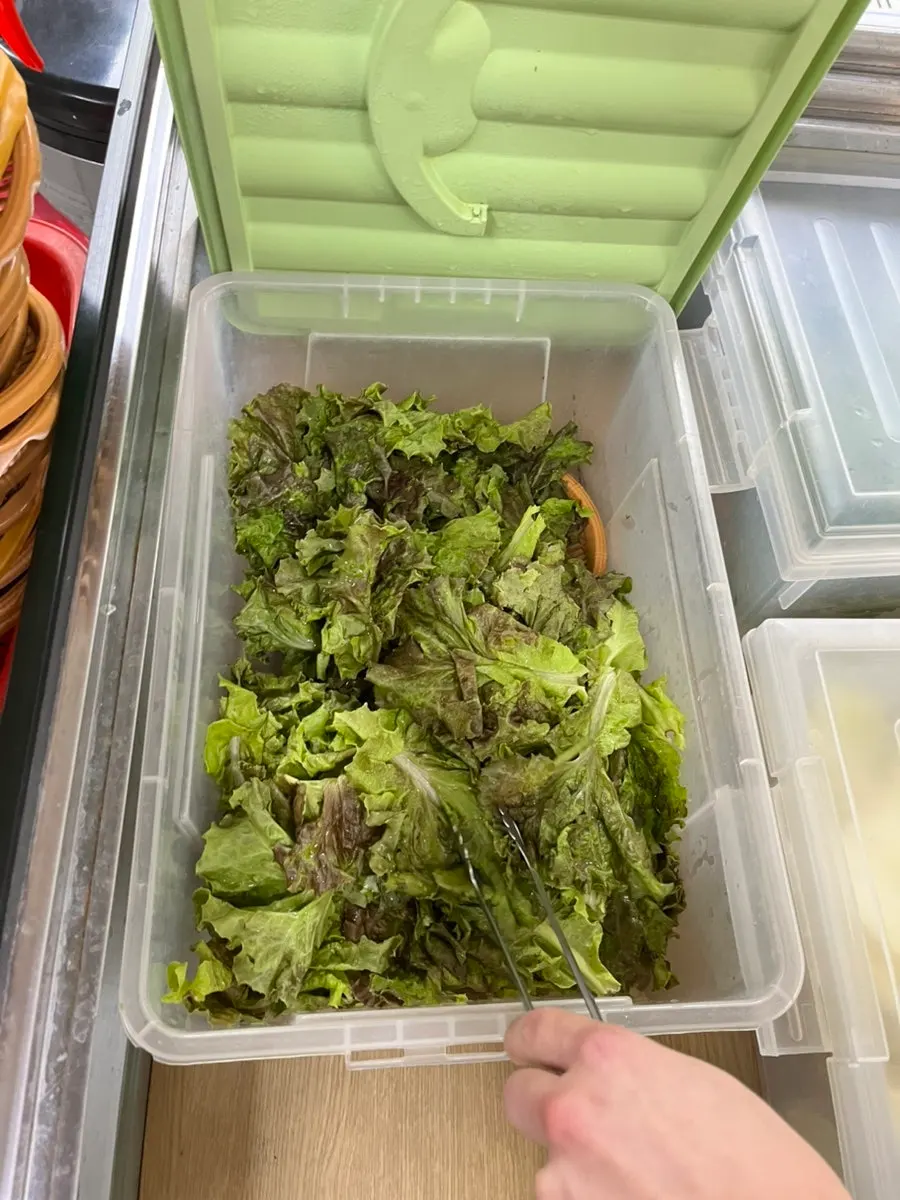 Garlic and chili peppers at the self-serve station