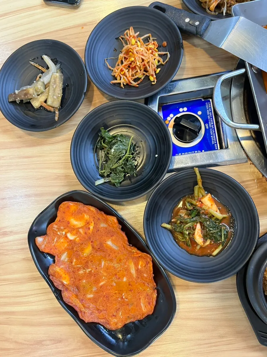 Seaweed soup and namul side dishes
