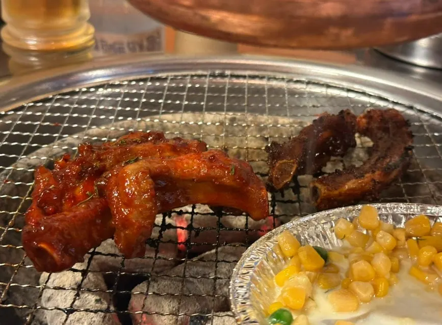 화로에서 구워지는 양념쪽갈비