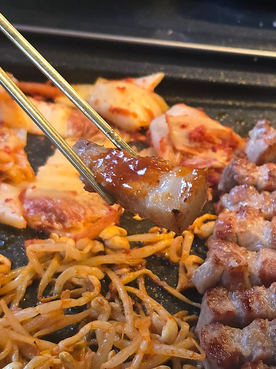 Grilled pork belly with side dishes