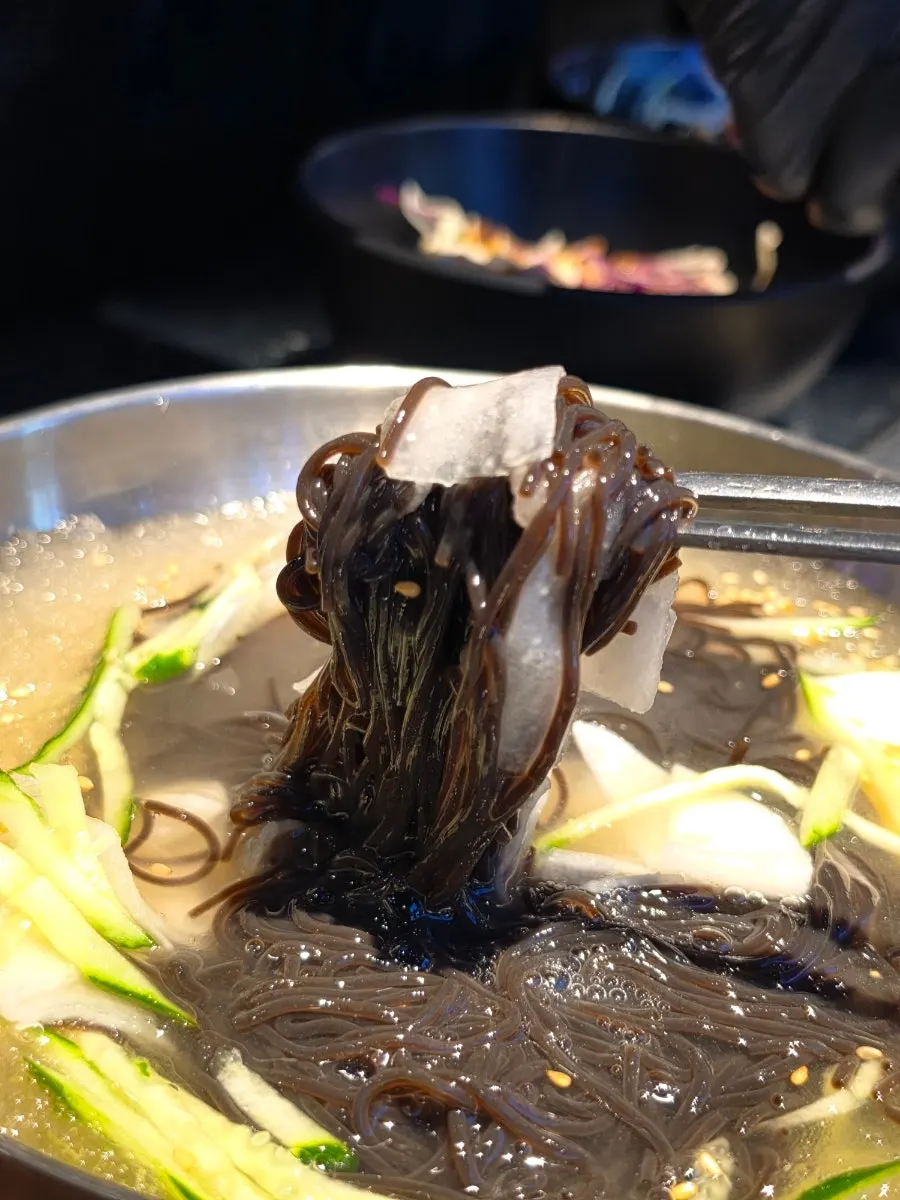 Jirisan kudzu cold noodles with floating slush