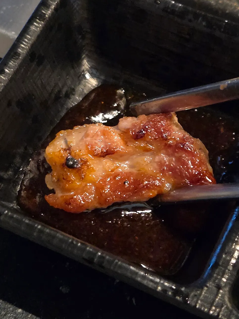 부위별로 비교해 먹는 돼지고기 구이