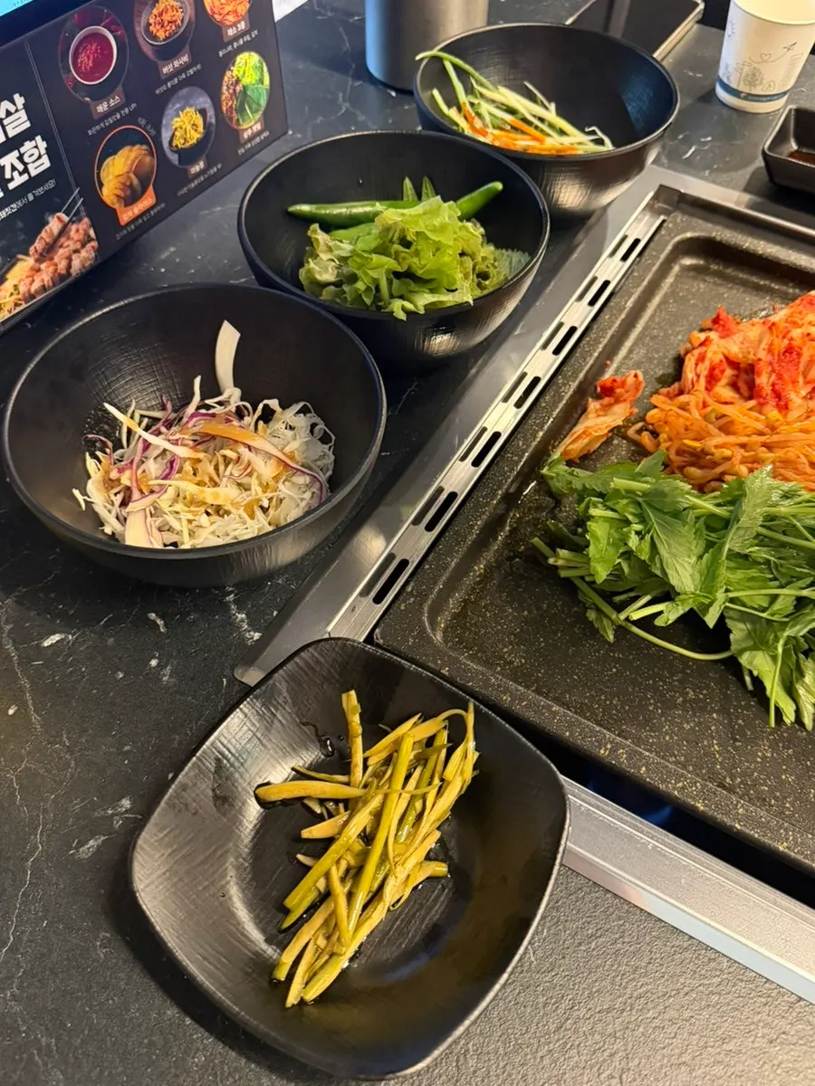 마늘쫑과 콩나물 반찬
