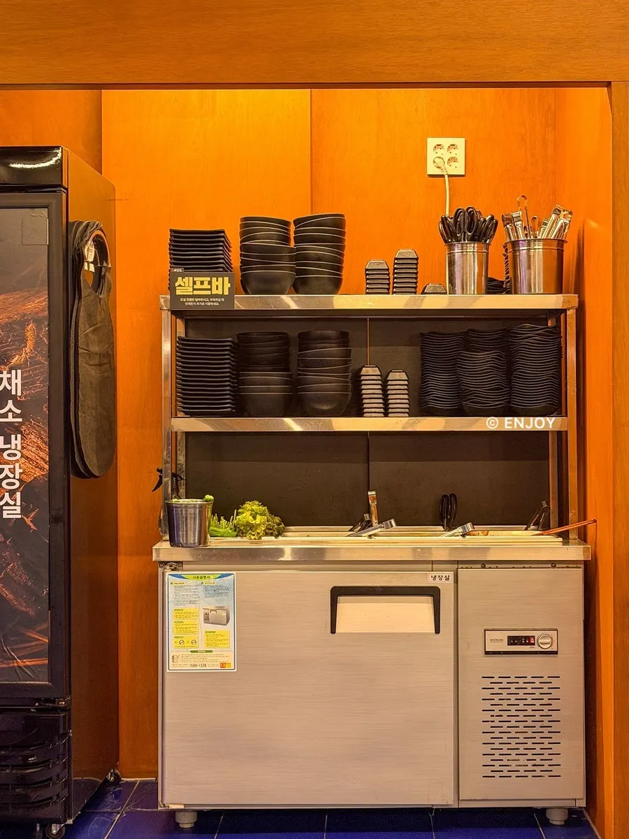 Febreze, mouthwash and other post-meal amenities at Cham Dwaejitgan