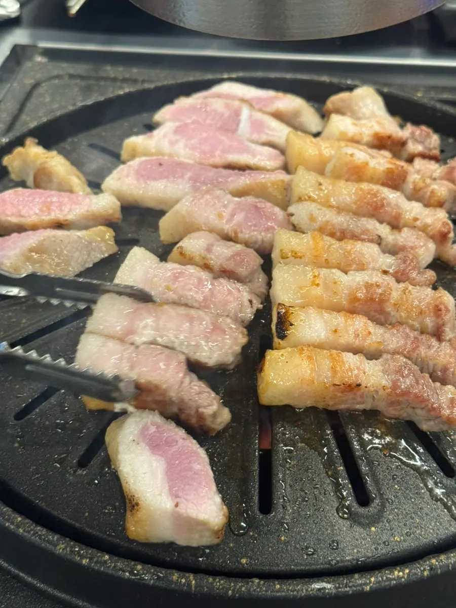 Lettuce wrap with pork and garlic