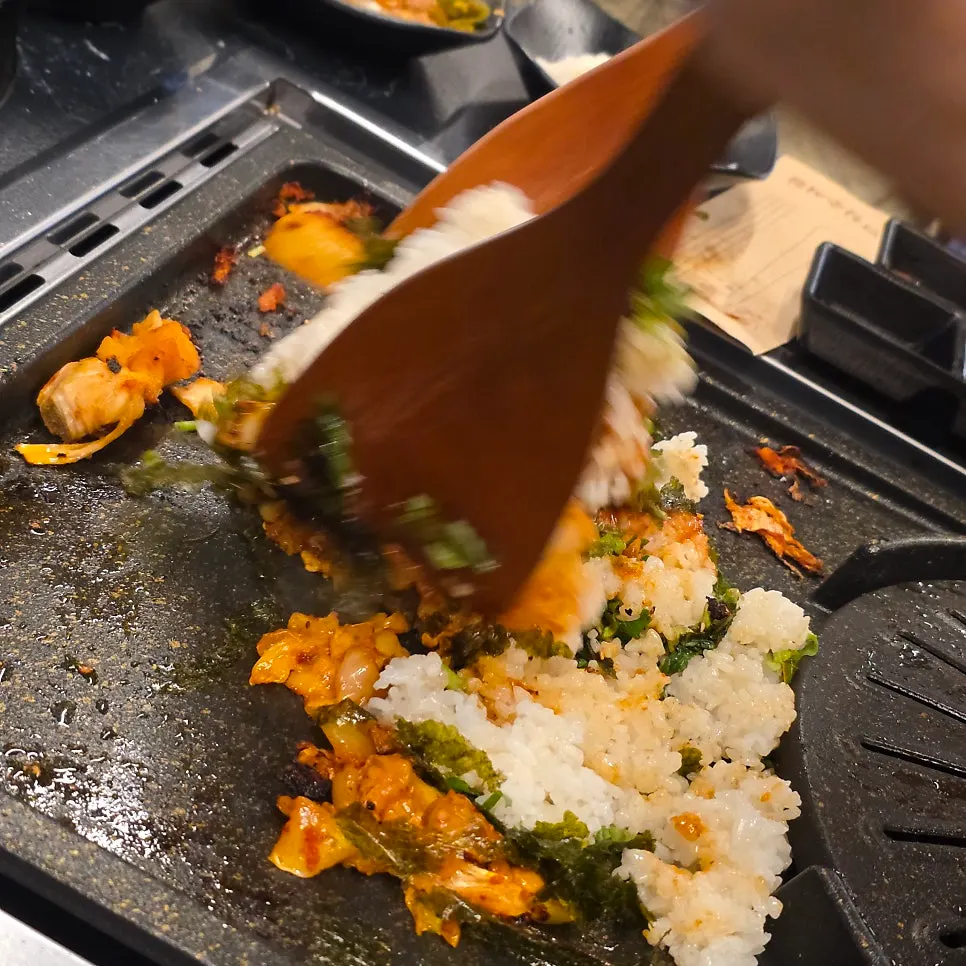会食に良いチャムテジッカンのテーブル席
