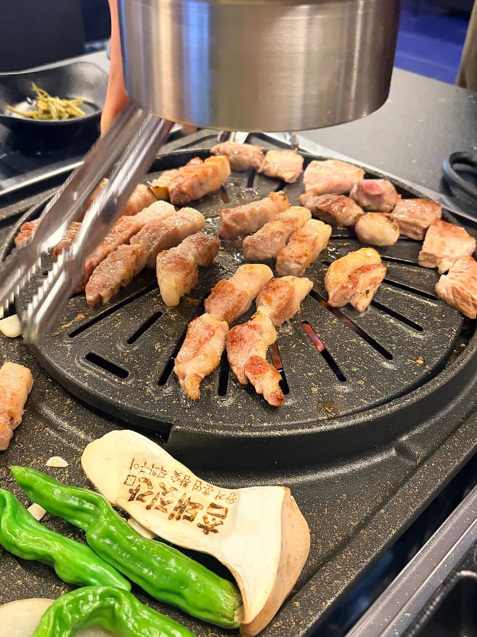 다 구워진 삼겹살과 목살
