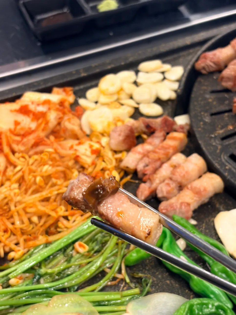 버섯와사비를 올린 고기 쌈