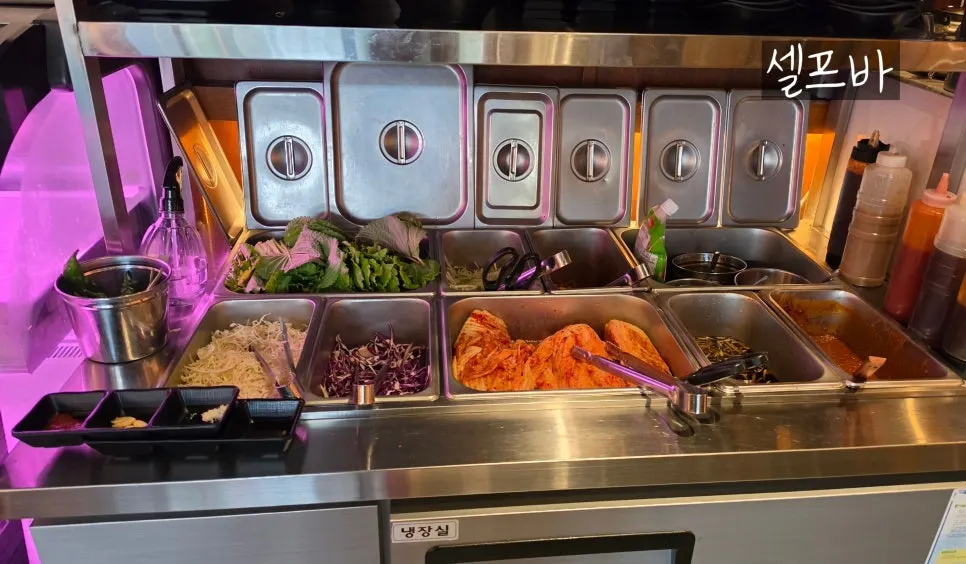Meat aging cabinet at Chamdwaejitgan Magok Branch