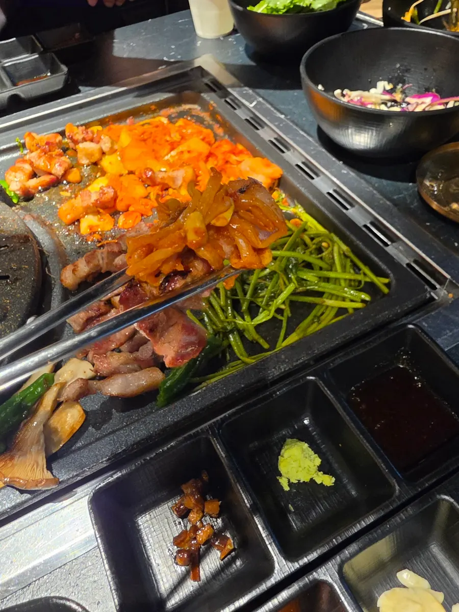 Samgyeopsal wrapped in grilled kimchi