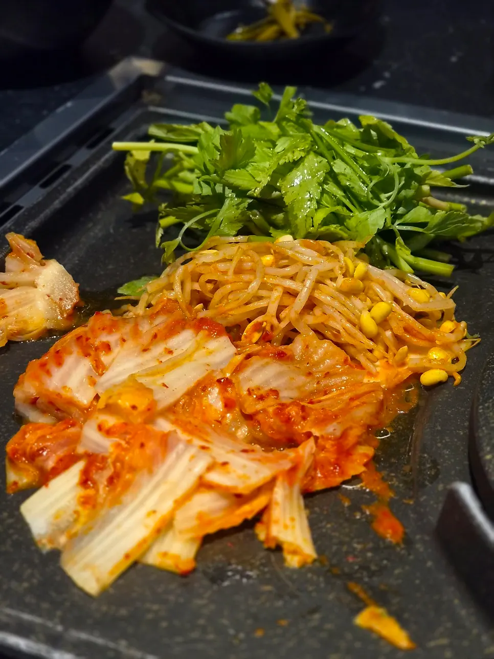 Domestic minari placed on the grill
