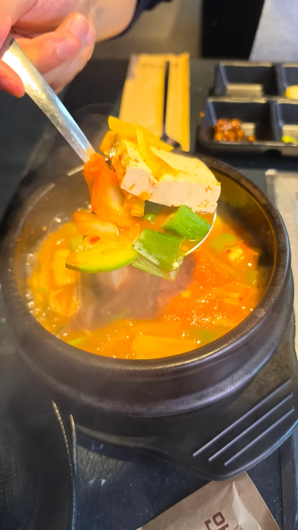 뚝배기에 담겨 나온 된장찌개