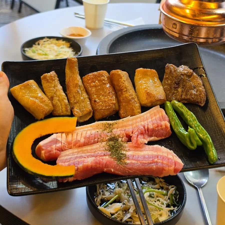 초벌되어 나온 모둠막창 2인 상차림