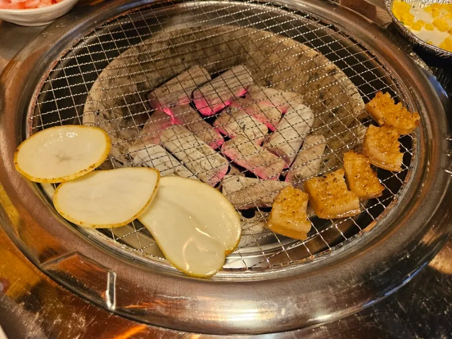 Corn cheese, grilled potatoes, and pre-grilled pork skin