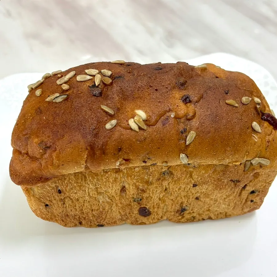 Rye Chapboribread studded with sunflower seeds