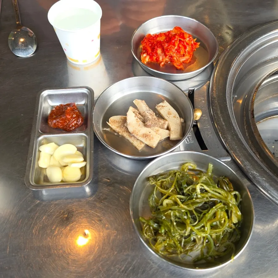 참숯집 기본 반찬 접시