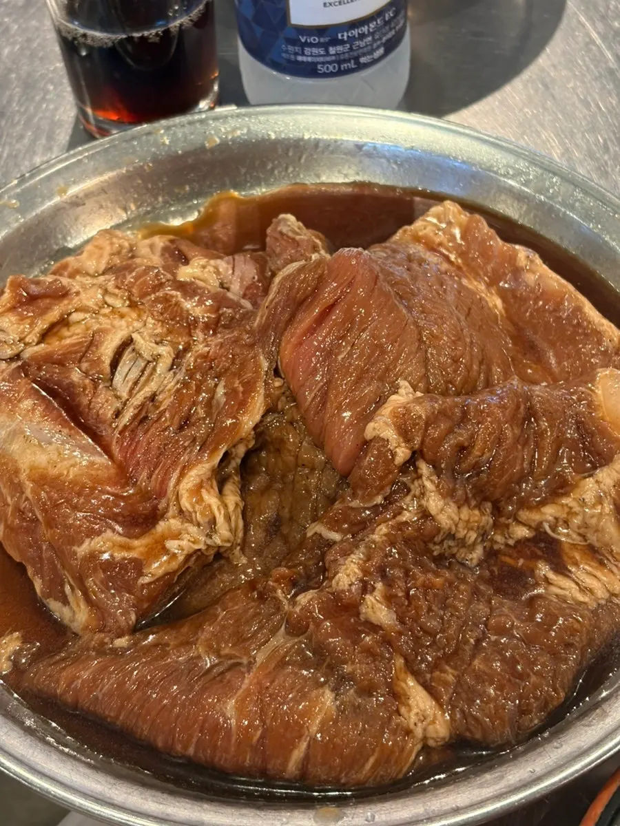 불판에 넣어준 참숯 화로