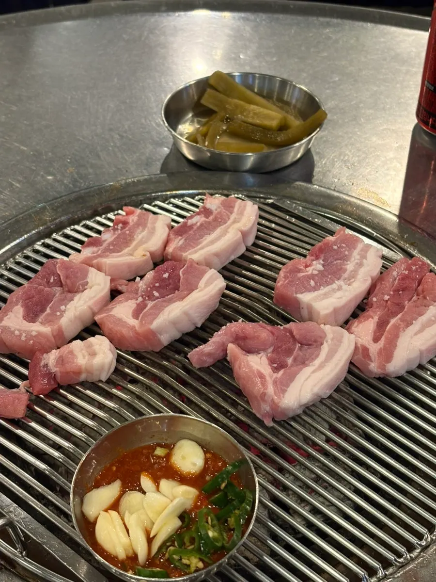 오겹살과 함께 나온 멜젓