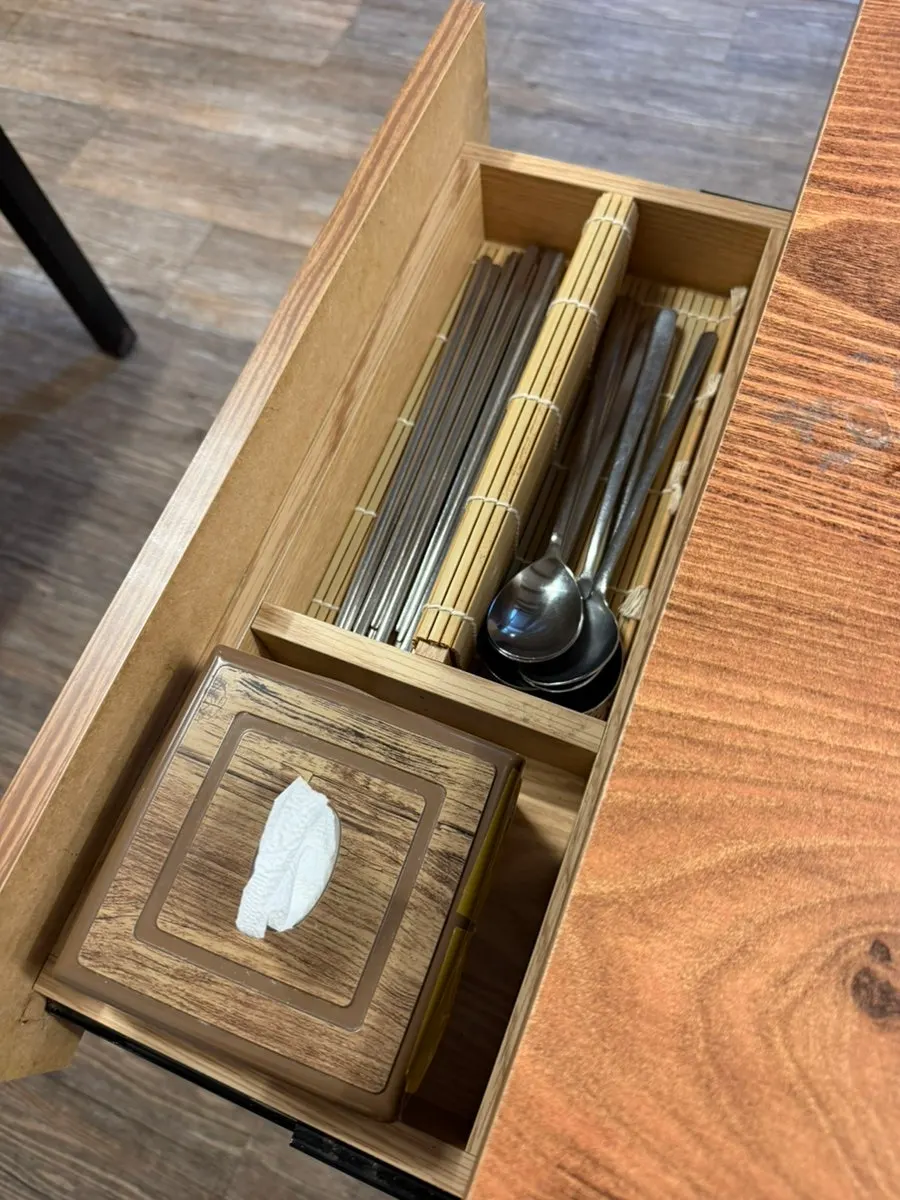 기본찬 접시들