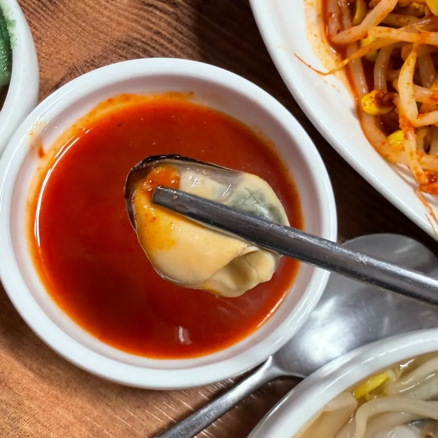 와사비 간장에 찍은 문어