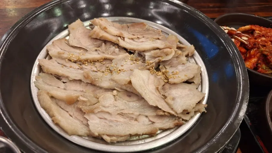 Close-up of tender, well-boiled suyuk