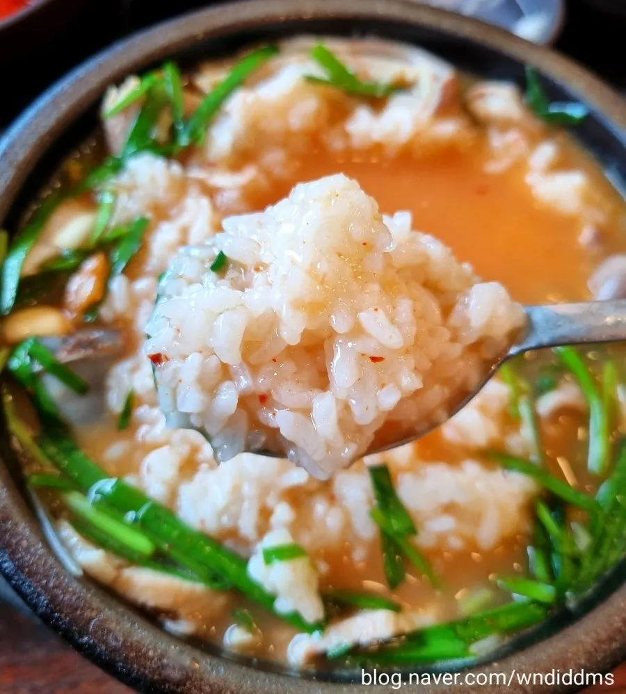 Gukbap turned into a meat noodle soup with added noodles