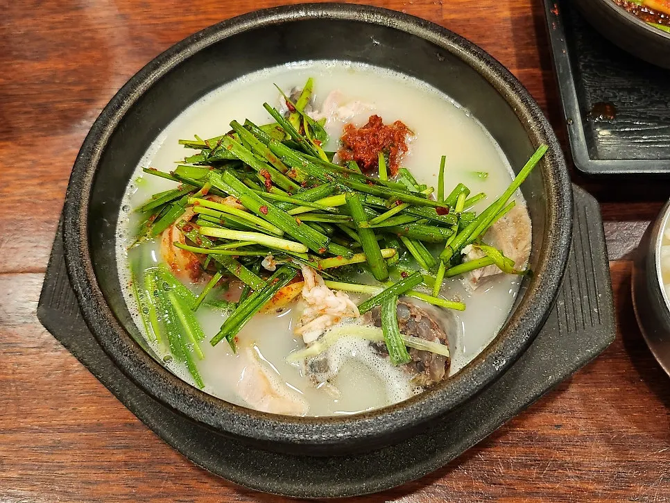 김이 오르는 순대국밥 한 그릇