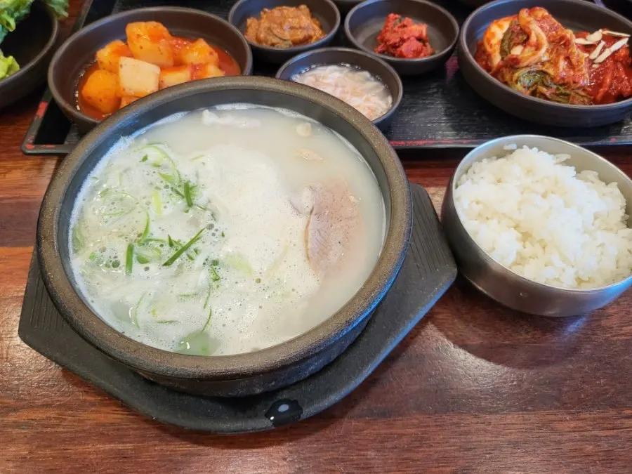 명인돼지국밥 주문 메뉴 전체 상차림