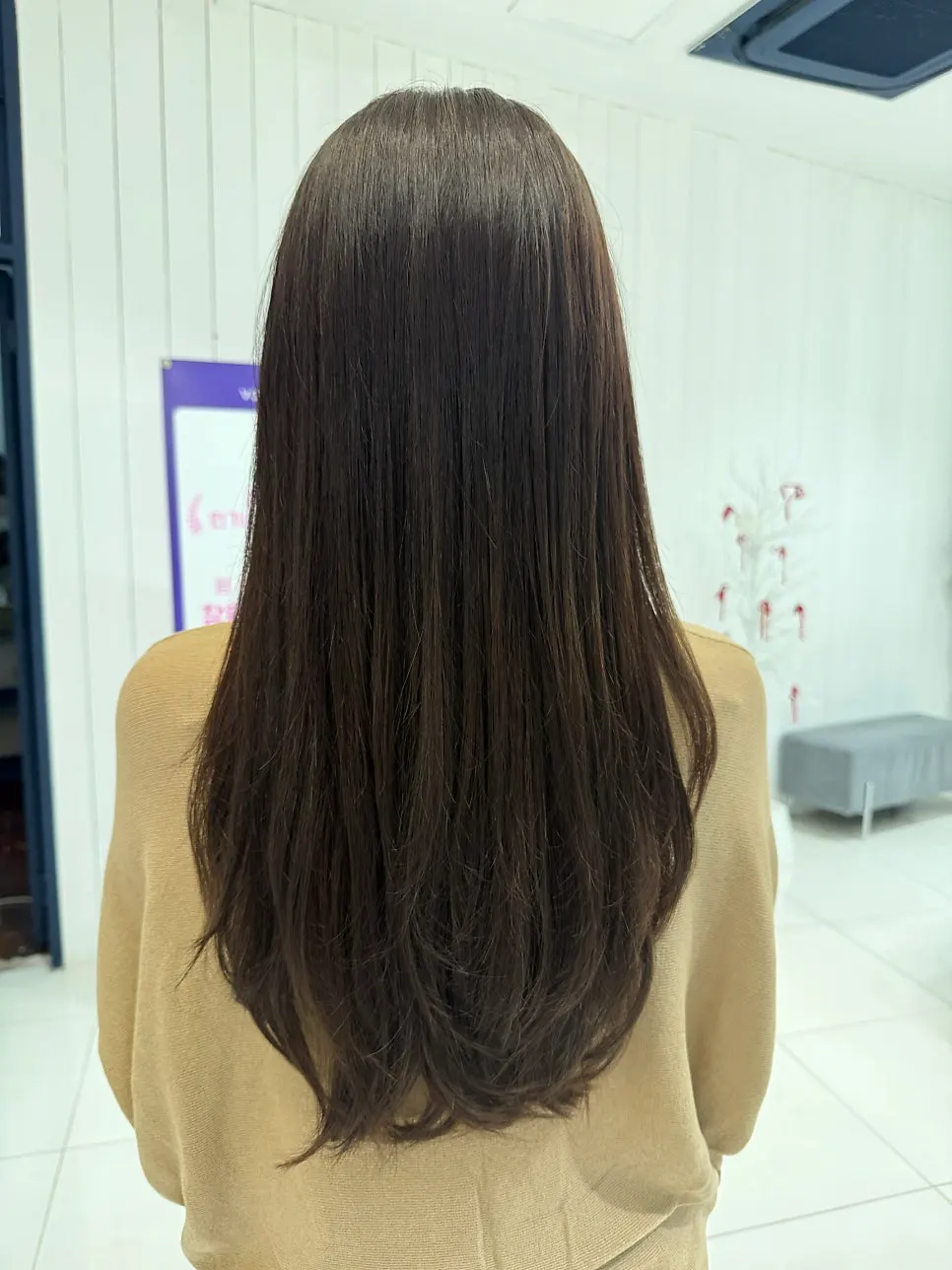 민트브라운 톤다운 염색 완성 모습
