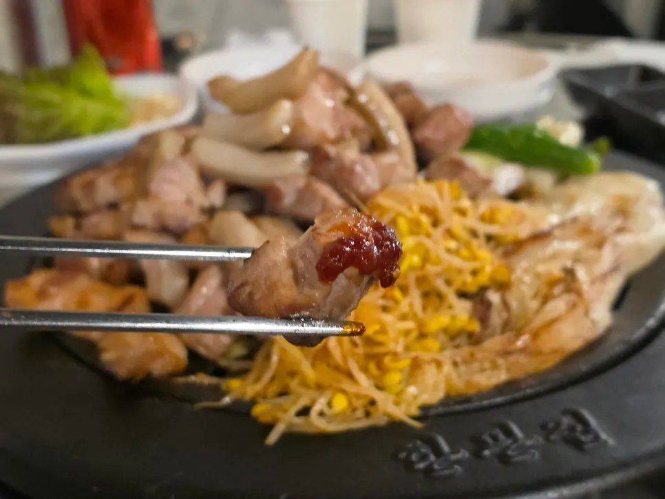 Introduction to aged pork belly at Hanpanjip Changwon Gaeum Branch
