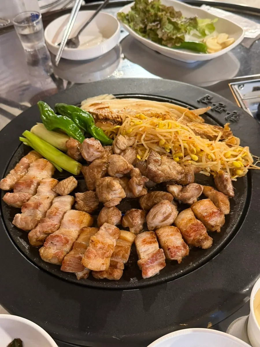 완벌되어 나온 꽃삼겹과 꽃목살