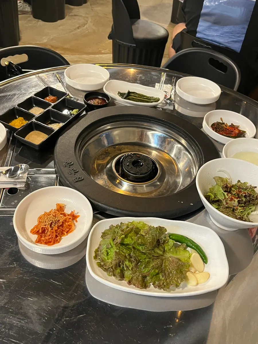 미나리 한 판과 촌된장찌개 안내