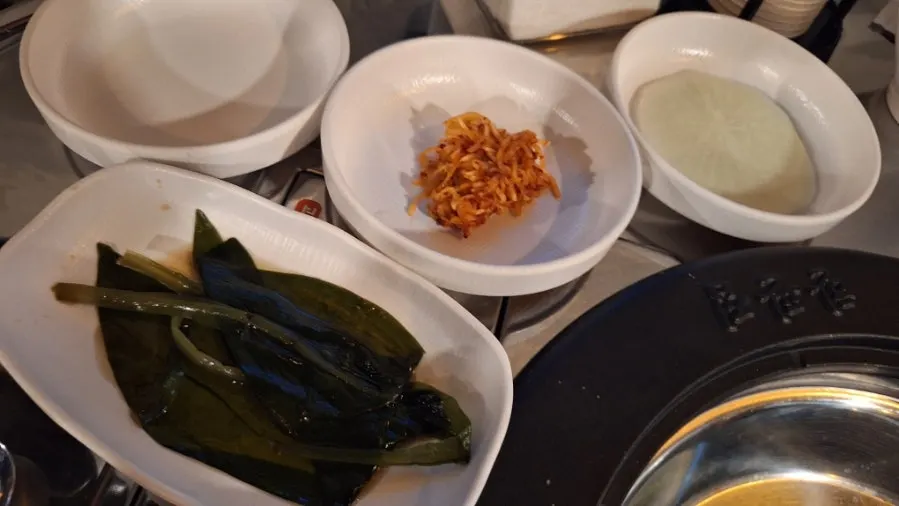 Basic side dishes served with the meat