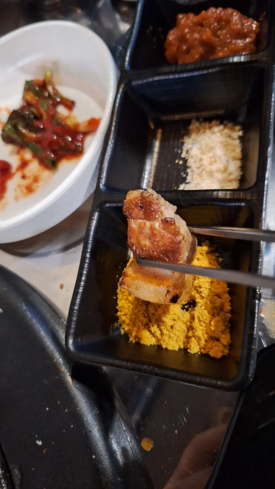 A meal enjoyed with ready-grilled meat