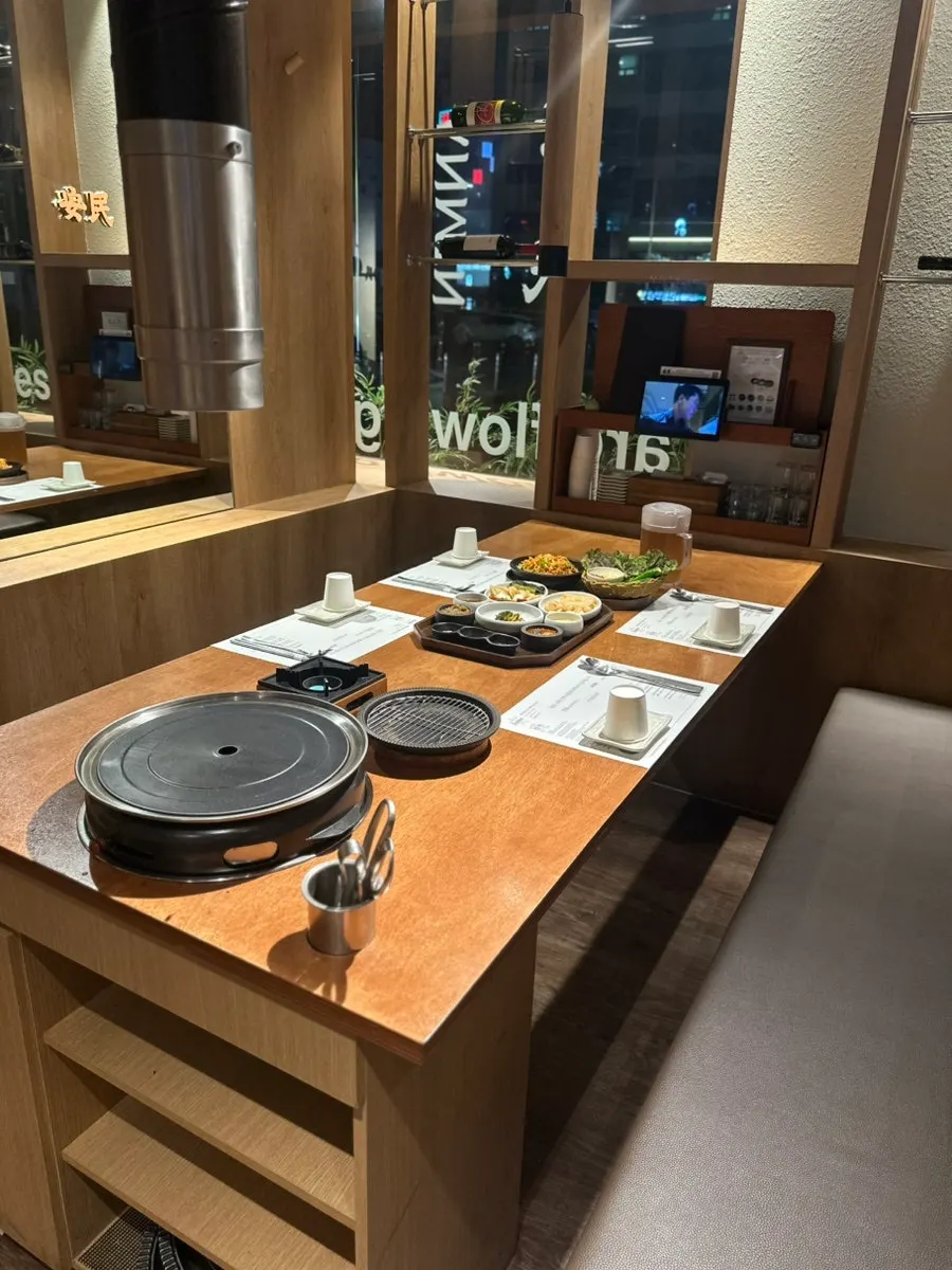 안민 중동 예약 테이블 세팅