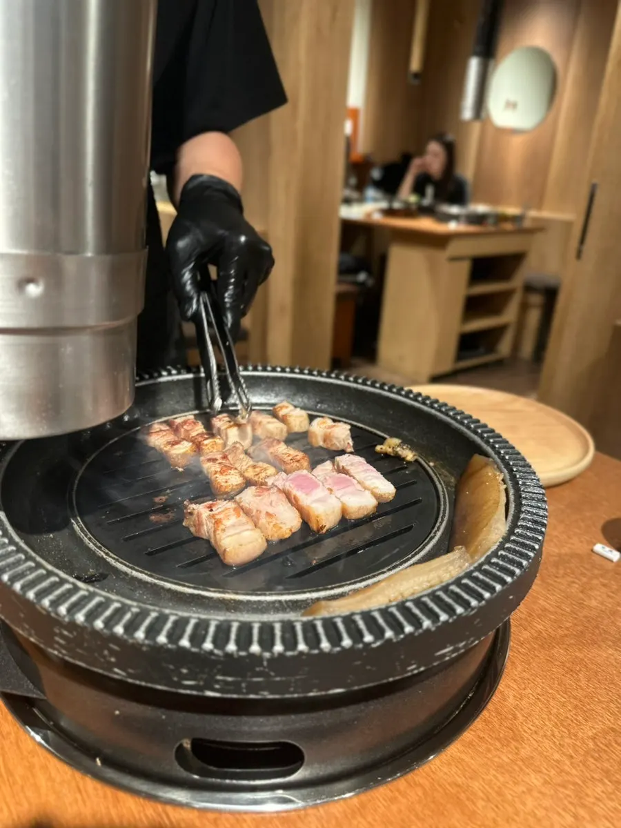 고르게 구워진 돼지고기