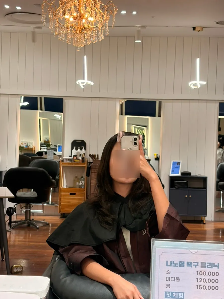 Shampoo and neutralizing in a massage chair