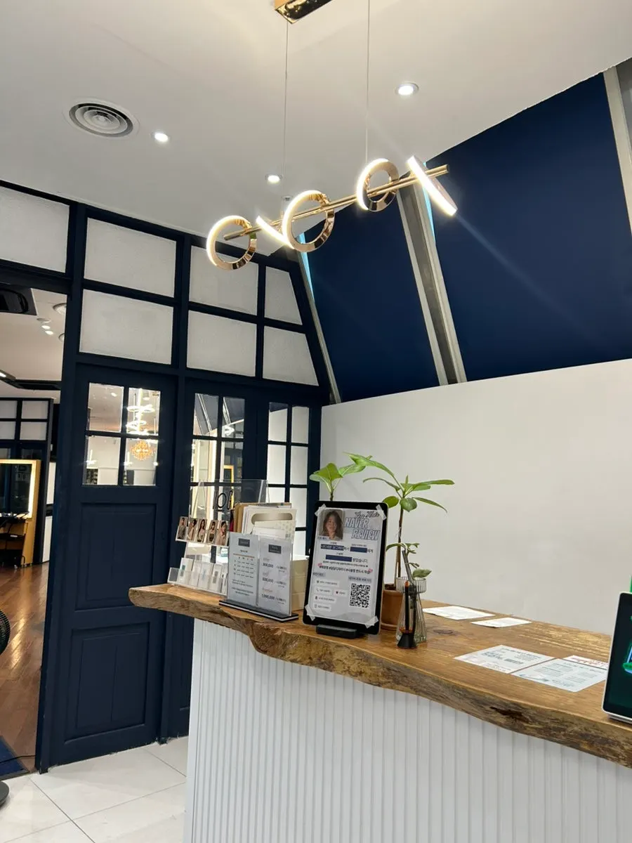 Interior of VOG HAIR Changwon City Seven Branch