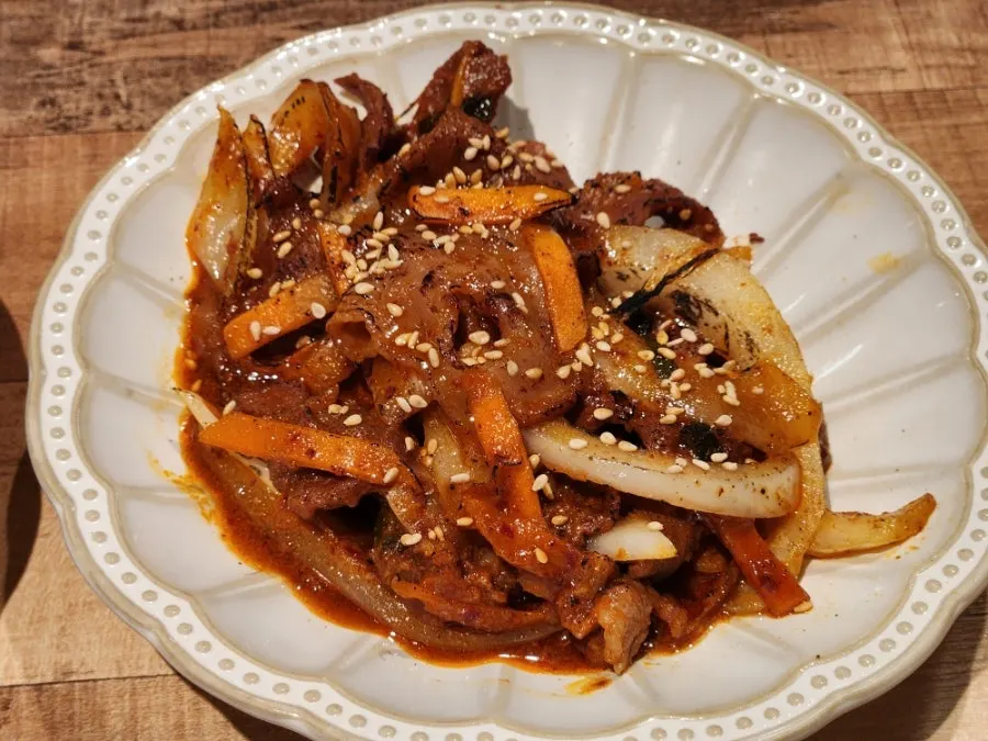 Jeyuk bokkeum with a hint of charcoal aroma