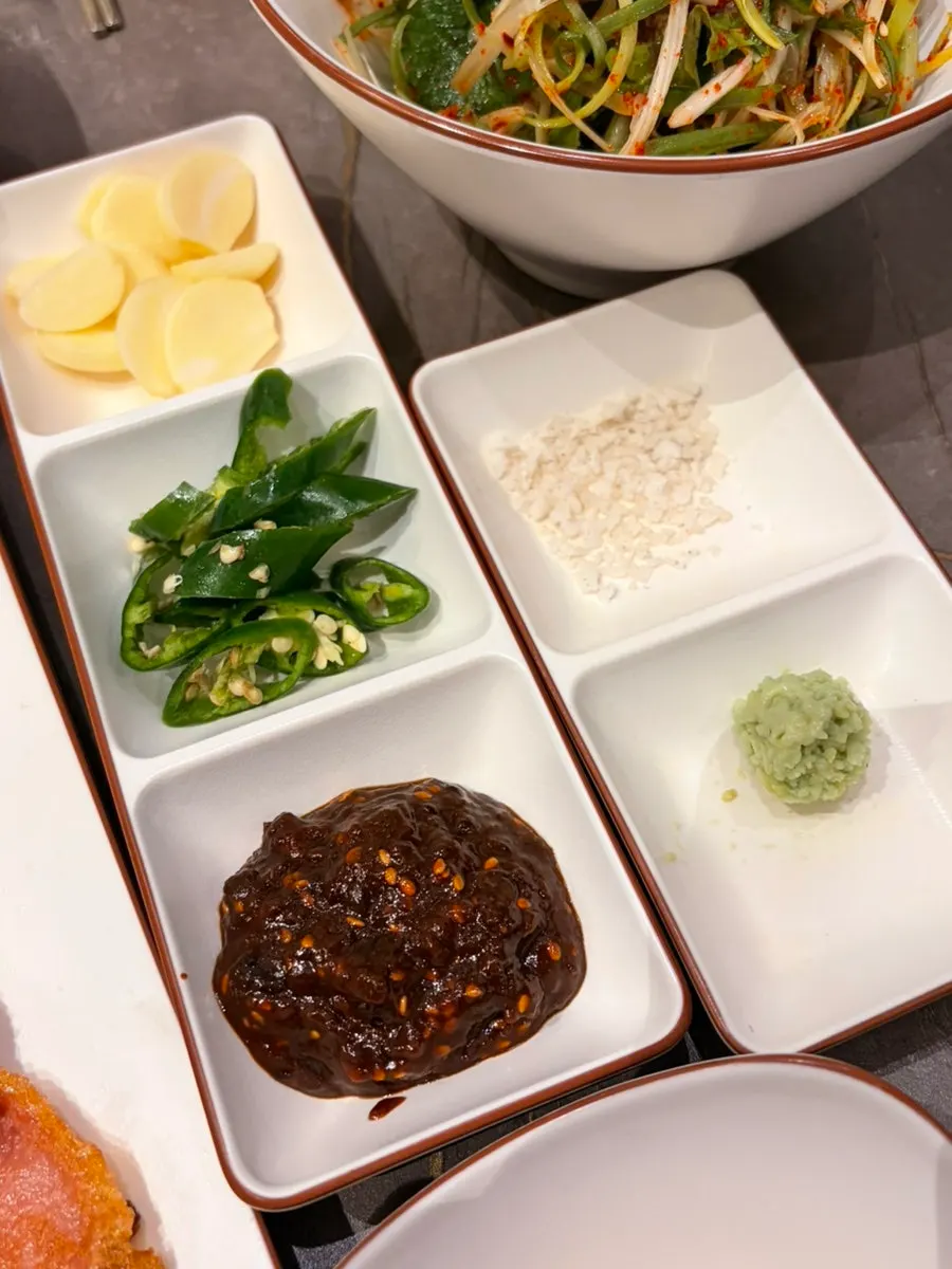 Varied side dishes to eat with meat